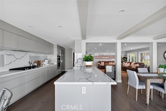 Building Photo - 865 Quivera St