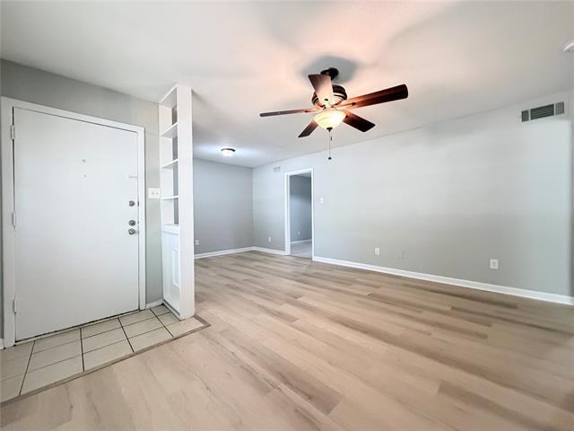 Foto del edificio - 619 Midvale Dr