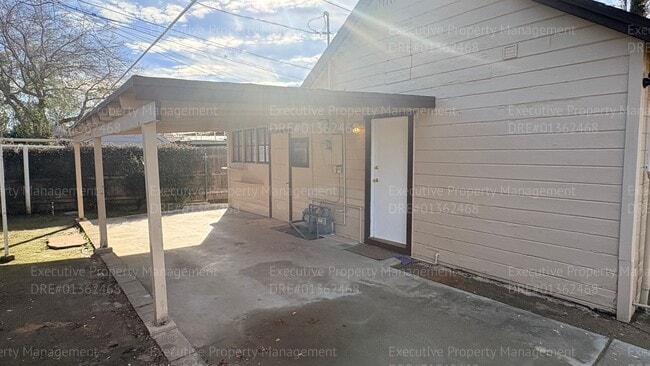 Building Photo - 1625 Camino Sierra