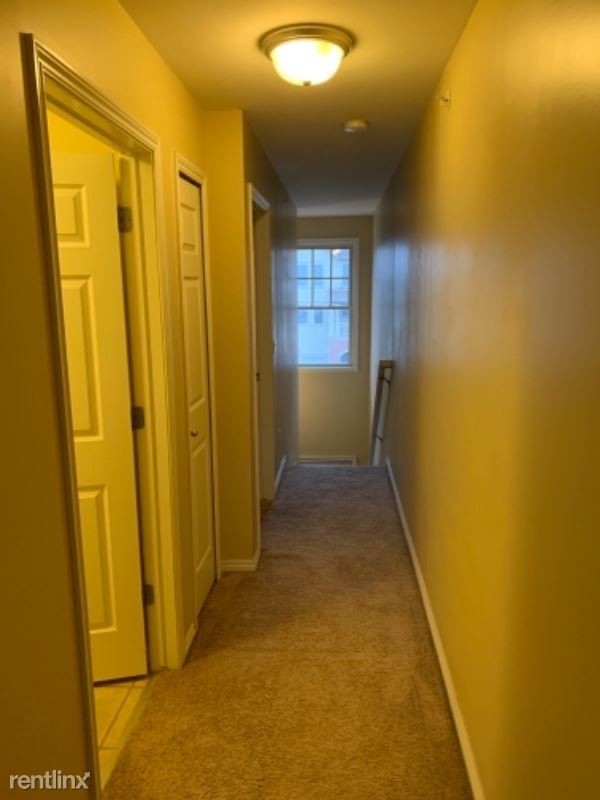 Building Photo - 2 br, 2.5 bath Condo - 3939 Forester Blvd
