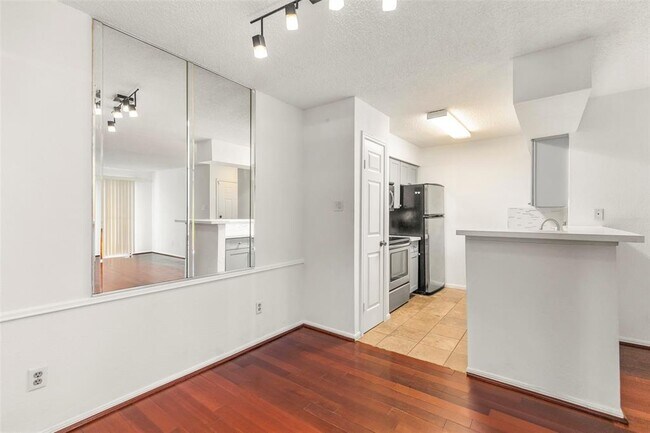 Foto del edificio - 12550 Whittington Dr