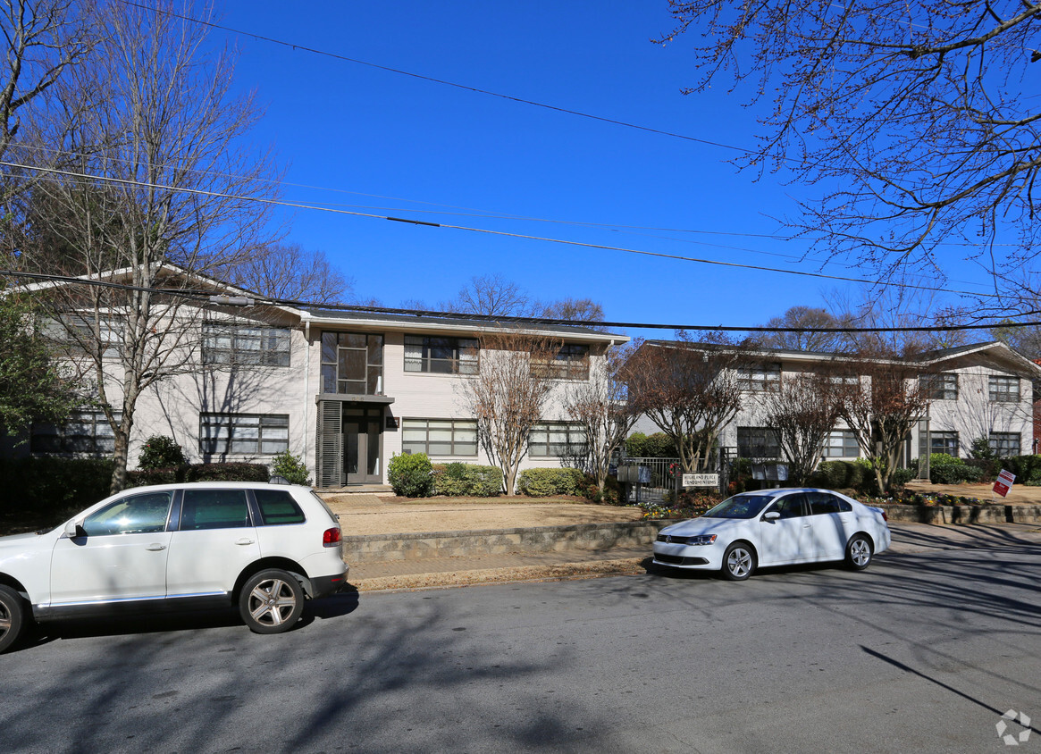 Building Photo - Highland Place Condominiums