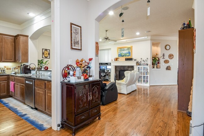 Building Photo - 7608 Janak Dr