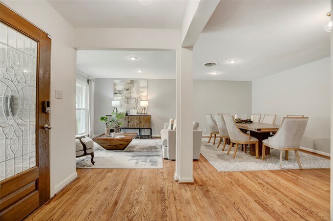 Building Photo - 10202 Raritan Dr