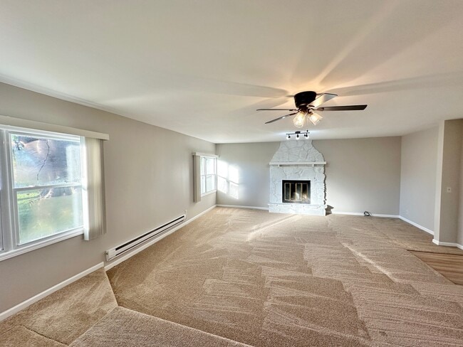 Building Photo - 3003 Killarney Dr
