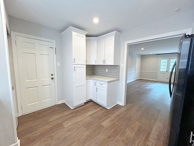 Building Photo - 2 Bedroom townhouse in Capital Heights