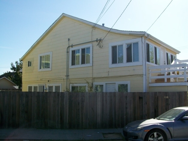 Building Photo - 150-152 C Leibrandt Ave