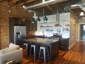 Building Photo - 2238 Washington Blvd