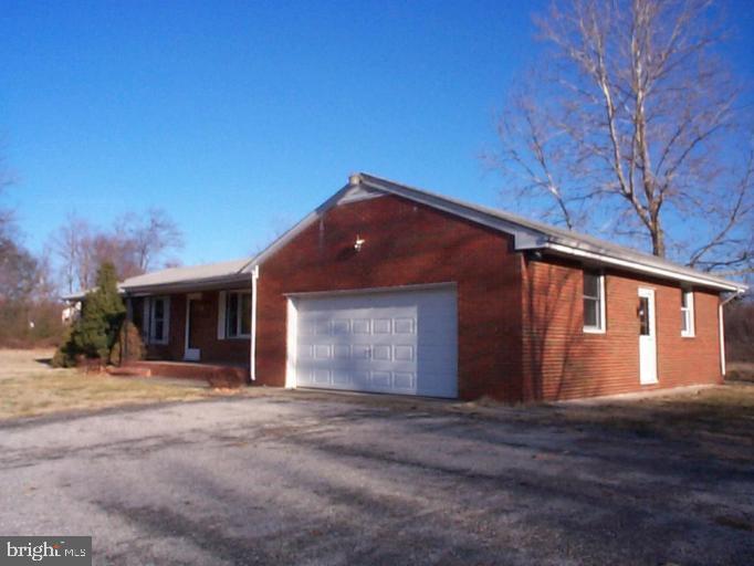 Primary Photo - 549 Burns Crossing Rd