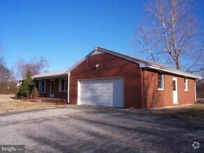 Building Photo - 549 Burns Crossing Rd