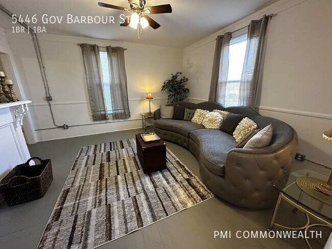 Foto del edificio - 5446 Governor Barbour St