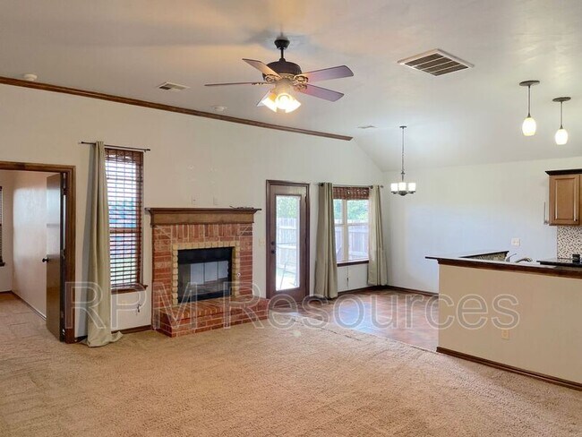 Building Photo - 7504 Meadow Lake Dr