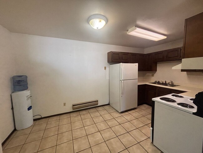 Building Photo - 1728 La Cres St