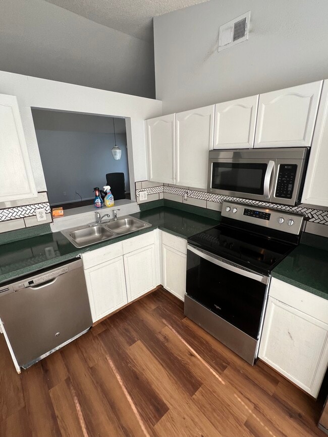 Building Photo - 4912 Aventura Blvd