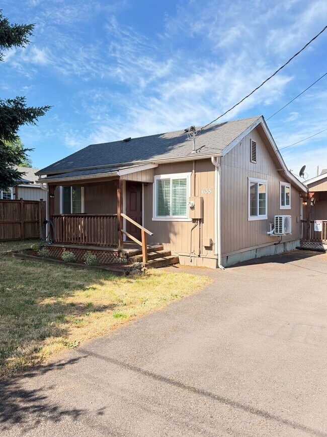 Foto del edificio - 3-Bedroom 1-Bathroom home in Cottage Grove