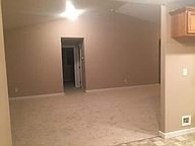 Building Photo - Great home in Clover Ridge neighborhood