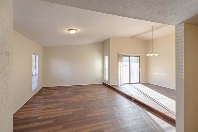 Building Photo - 1108 Jabbet Cir