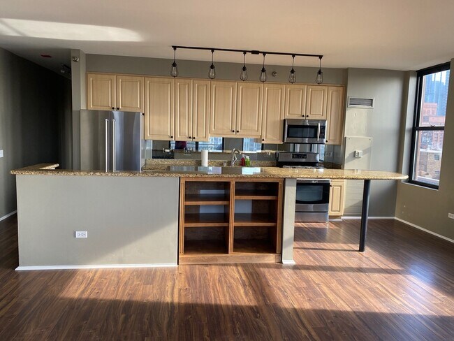 Foto del edificio - 330 N Jefferson St