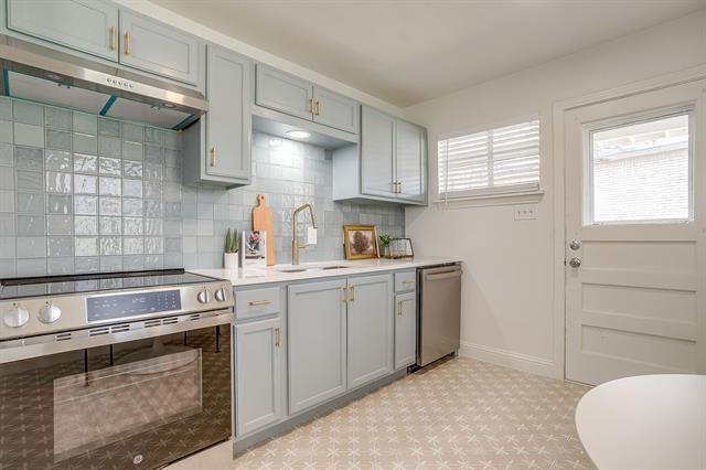 Foto del edificio - 4413 Wellesley Ave