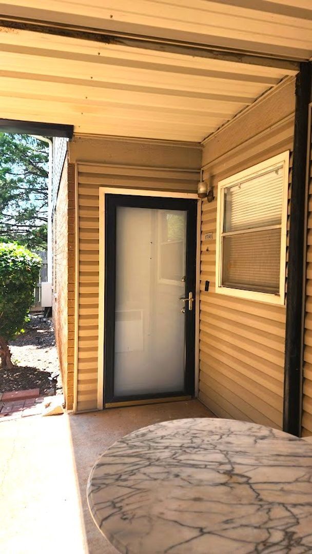 Foto del edificio - Super Cute Condo in the Ashbriar Village Condo close to Lake Hefner