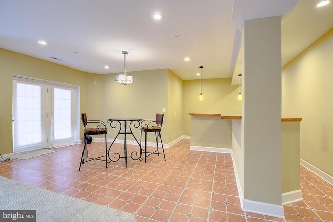 Building Photo - 8105 Red Farm Ln