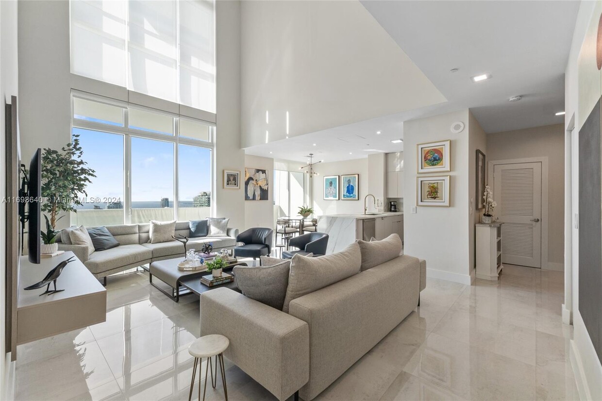 Foto principal - 950 Brickell Bay Dr