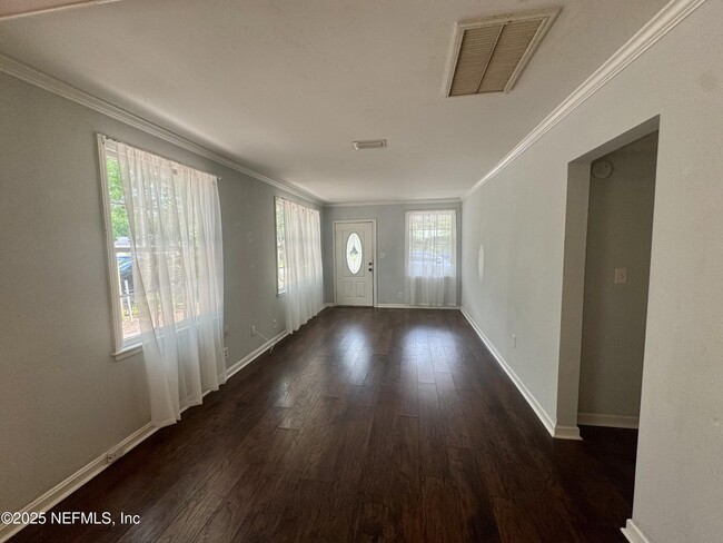 Building Photo - 3535 Rosselle St