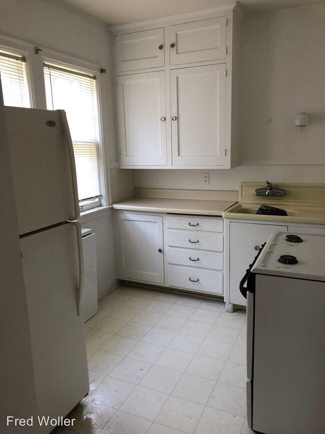 Building Photo - 1 br, 1 bath Apartment - 2720 11th Ave. 1