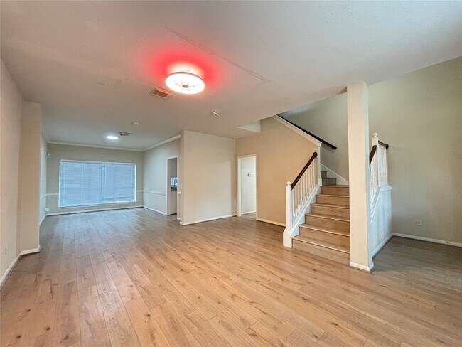 Foto del edificio - 3418 Shadowfern Dr
