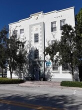 Building Photo - 523 24th St