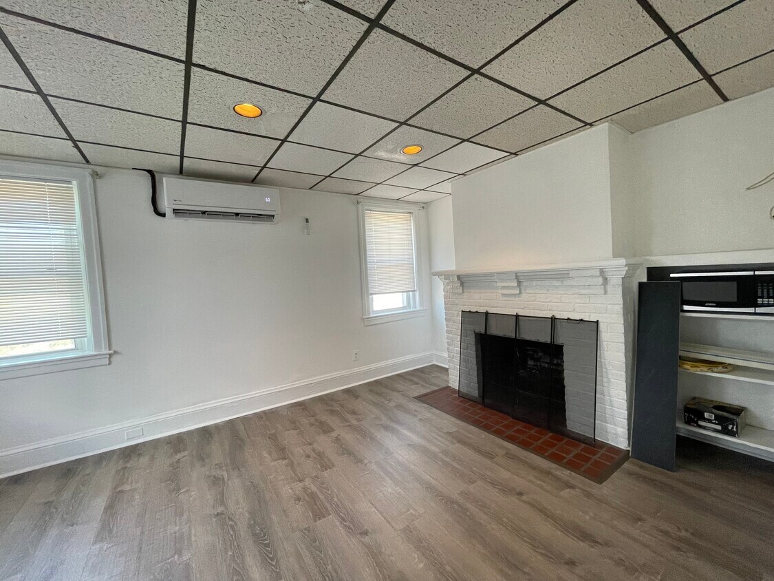 839 W Lancaster Ave Unit 2nd Floor Bryn Mawr PA 19010 Apartments In 839-w-lancaster-ave-unit-2nd-floor-bryn-mawr-pa-19010-apartments-in