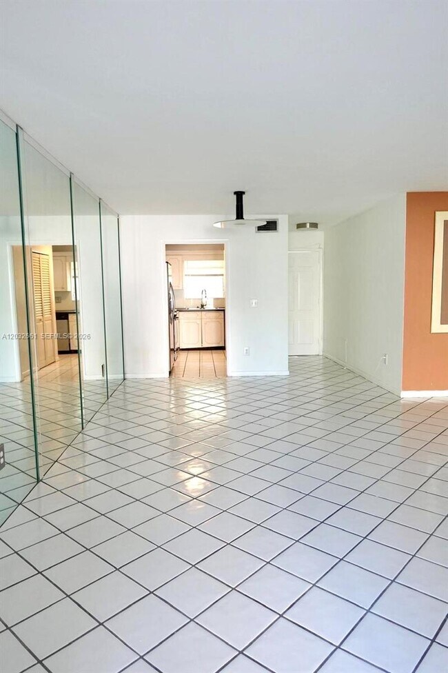 Foto del edificio - 2501 S Ocean Blvd