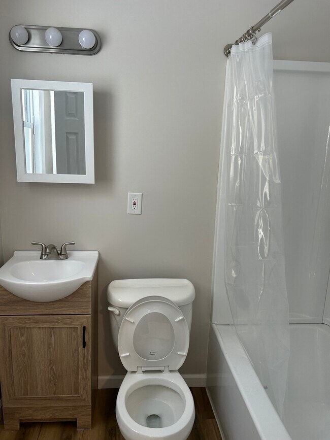 Building Photo - 28B Knapp Rd