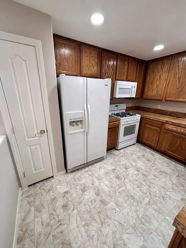 Foto del edificio - Two Bedroom Condo in Guard Gated Painted Desert