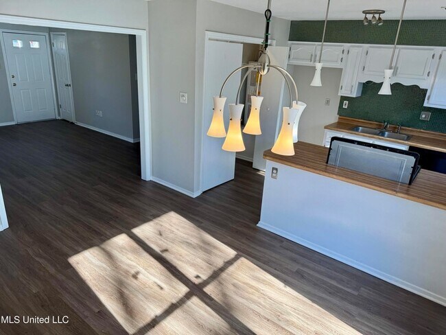 Foto del edificio - 4289 Brighton Dr