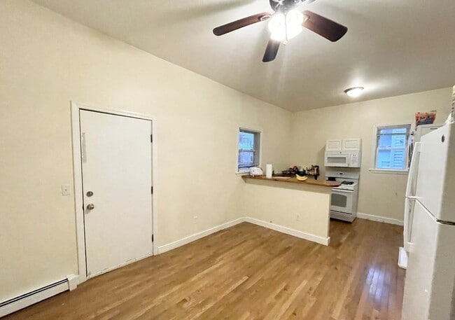 Foto del edificio - 29 Spring Garden St