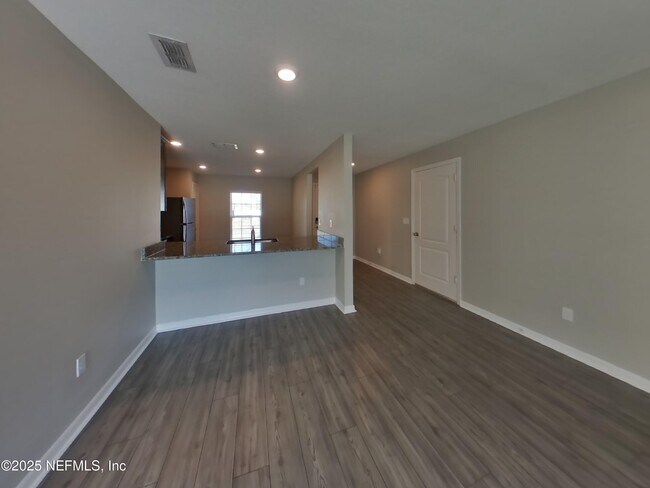 Foto del edificio - 14 Rivera Ln