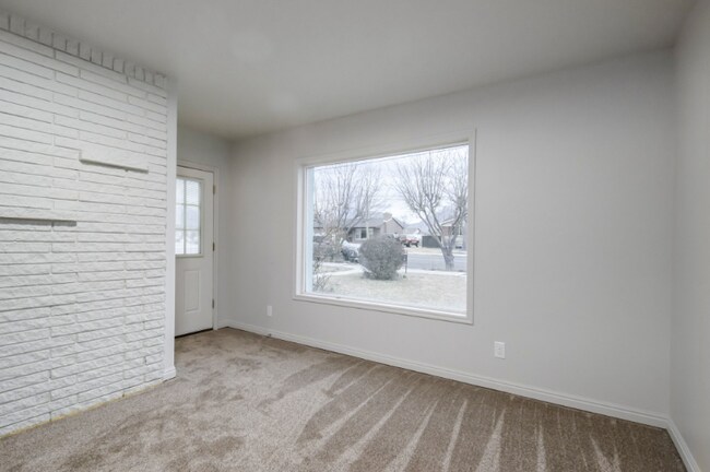 Foto del edificio - 445 N 100 E