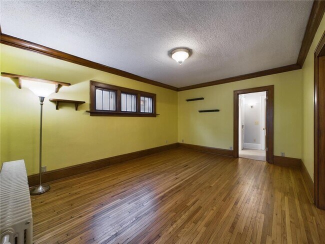 Foto del edificio - 1158 Marshall Ave