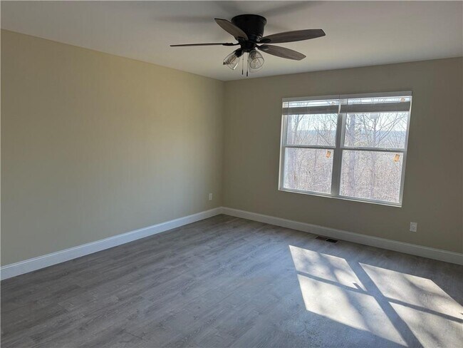 Foto del edificio - 200 Grand Oak Ln