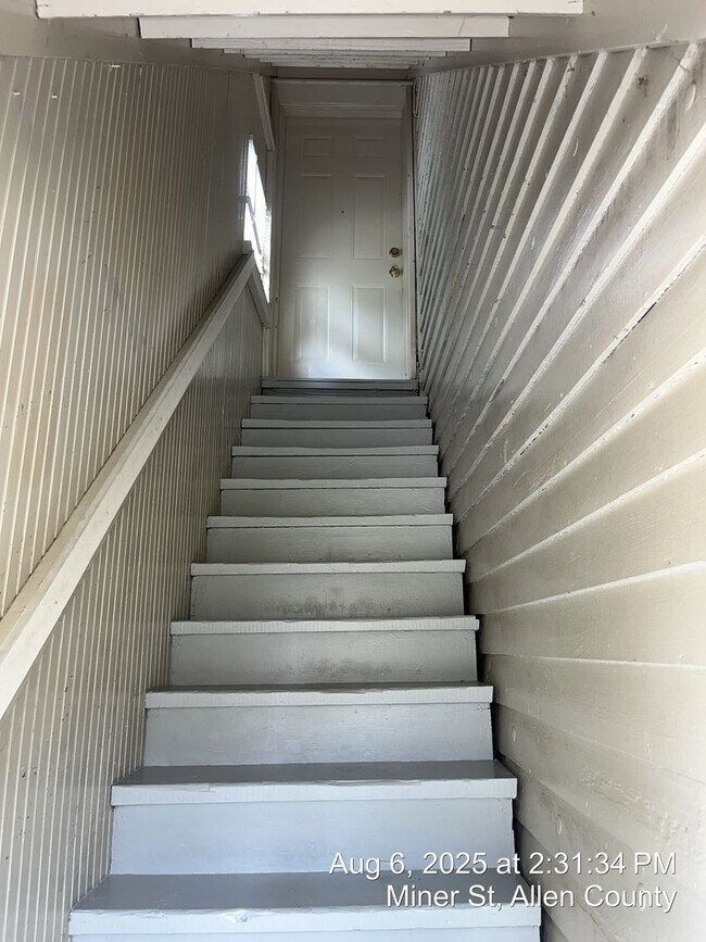 Foto del edificio - 828 Huestis Ave