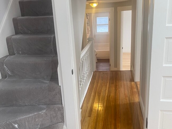 Foto del edificio - 2 Mason Ave