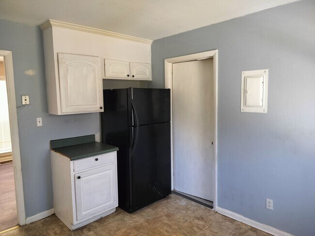 Building Photo - Village, home