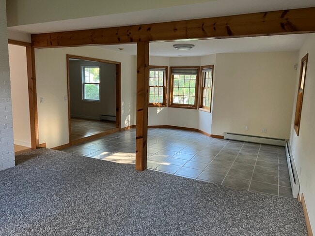 Building Photo - 118 Putnam Rd