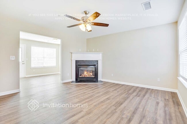 Building Photo - 371 Coral Cir