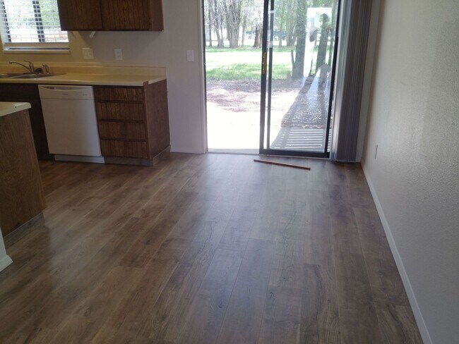 Foto del edificio - 460-32 1/8 32 1/8 Rd