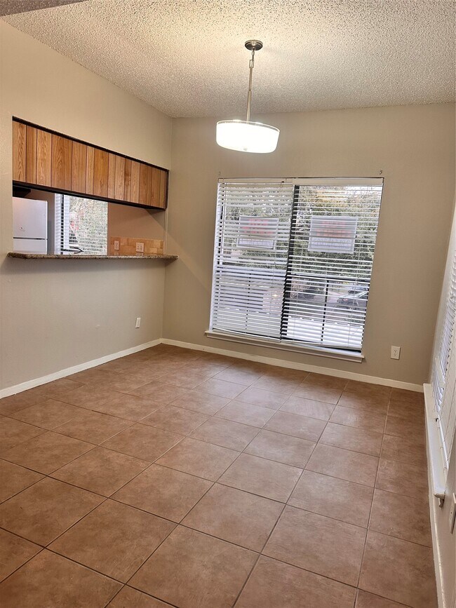 Foto del edificio - 3730 Thistlemont Dr