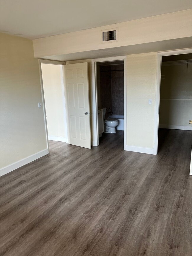 Building Photo - Affordable 1 Bedroom Condo in Central Las ...