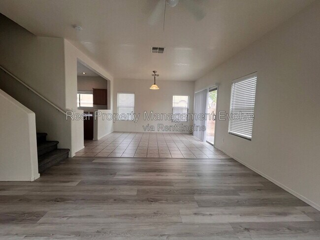 Building Photo - 9503 N 82nd Ln