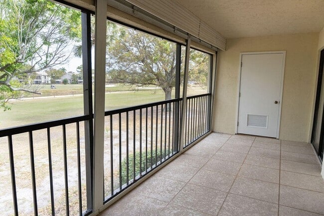 Building Photo - 602 Pinecrest Cir